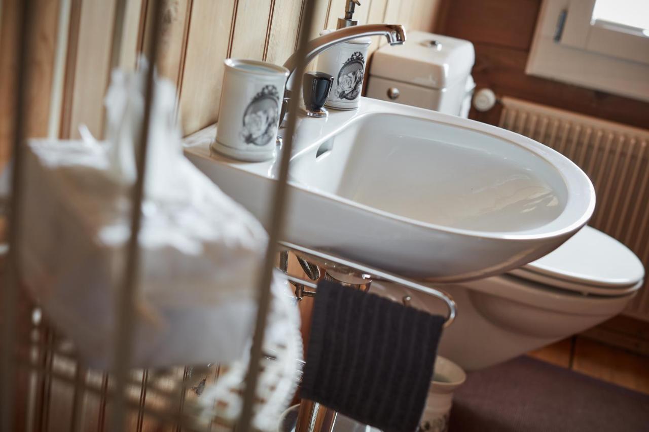Nostalgie Bed & Breakfast Chraemerhus Curaglia Ngoại thất bức ảnh